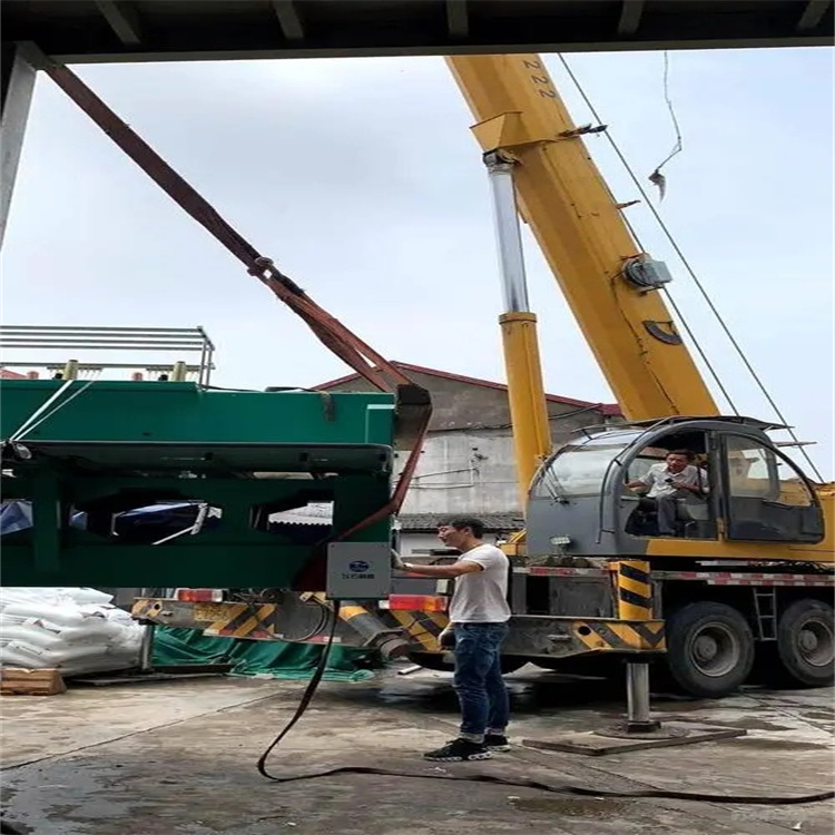 重庆吊风力发电机的吊车大概多少钱